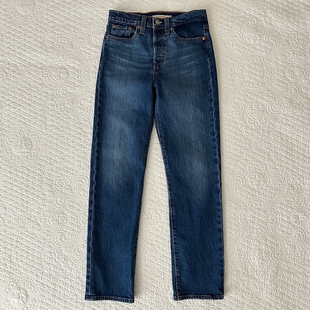 Levi’s Premium Denim Women’s Wedgie Straight Fit Jeans  25” Button Fly - Picture 2 of 15